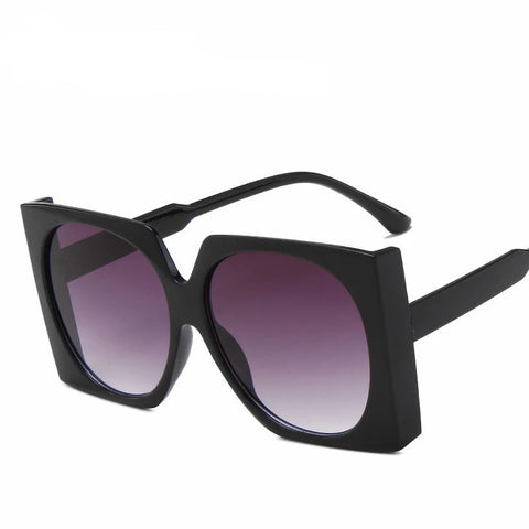 Daring Oversized Plastic Sunglasses