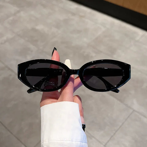 Confident Vintage Oval Sunglasses