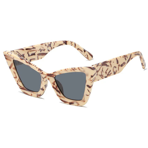 Daring Oversized Cat Eye Sunglasses