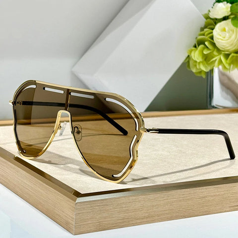 Daring Alloy Oversized Sunglasses