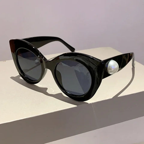 Bold Oversized Cat Eye Sunglasses