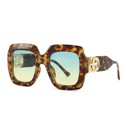 Confident Vintage Oversized Sunglasses