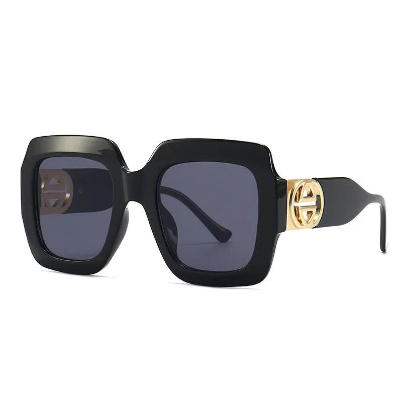 Confident Vintage Oversized Sunglasses