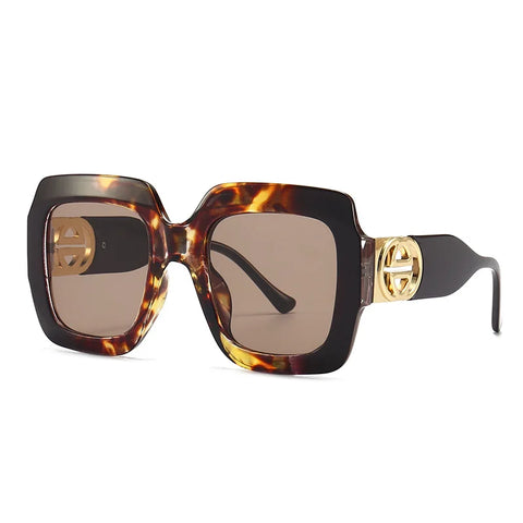 Confident Vintage Oversized Sunglasses