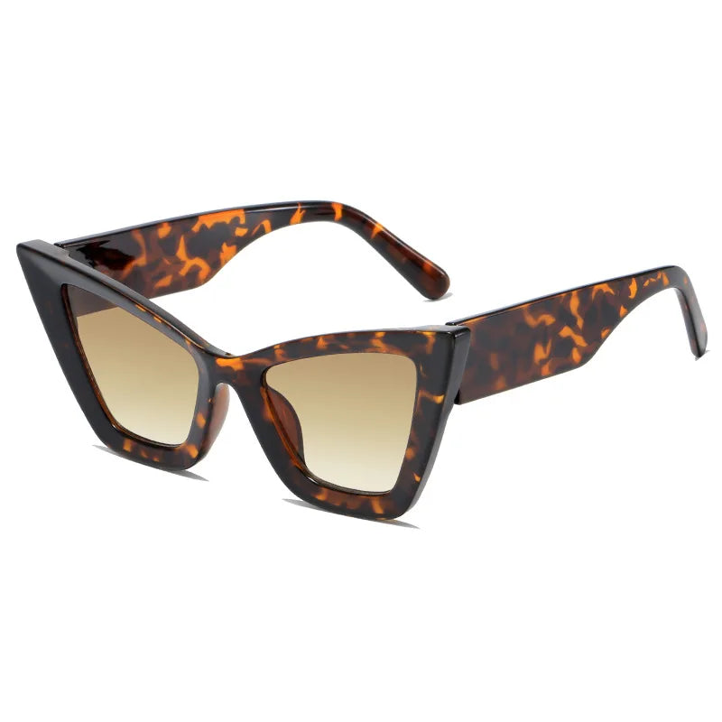 Daring Oversized Cat Eye Sunglasses