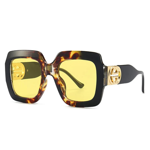 Confident Vintage Oversized Sunglasses